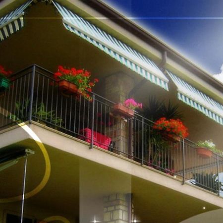 Ladi'S B&B Bardolino Exterior photo